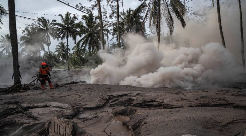 Indonesia volcano eruption death toll rises to 14 (Update)
